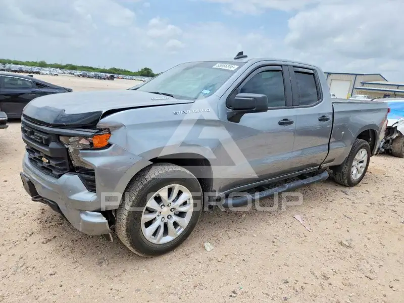 2025 Chevrolet Silverado photo