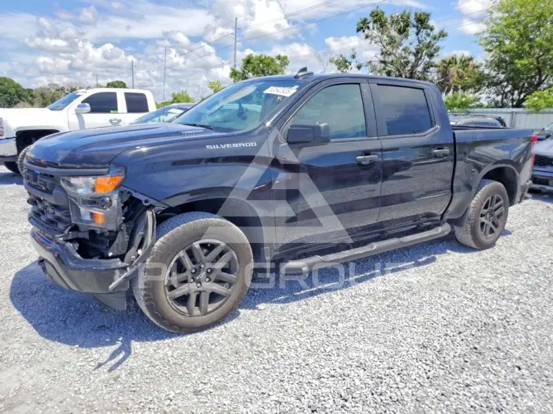 2025 Chevrolet Silverado photo