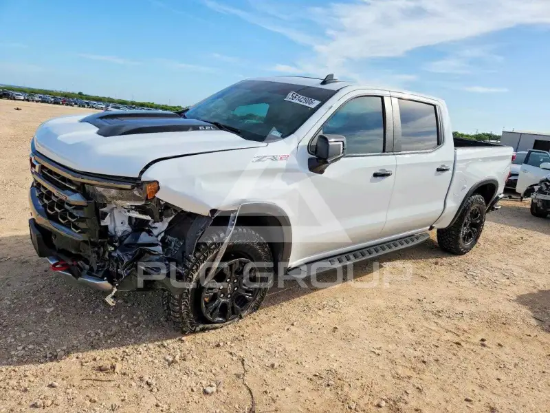2025 Chevrolet Silverado фото