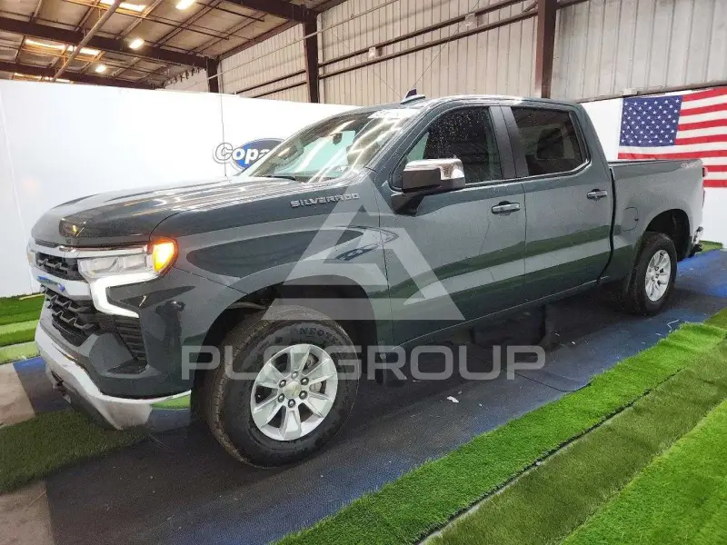 2025 Chevrolet Silverado photo