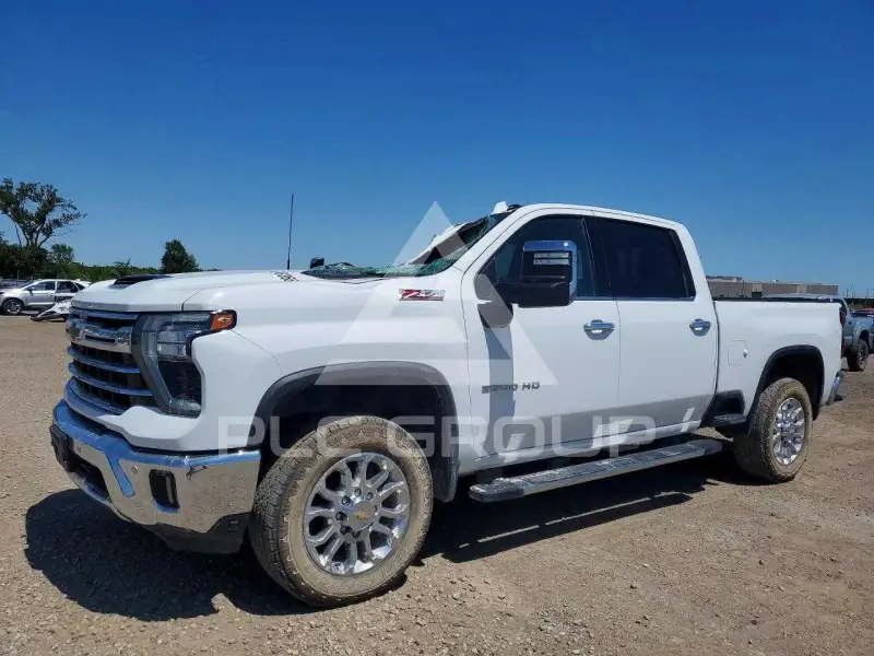 2025 Chevrolet Silverado фото