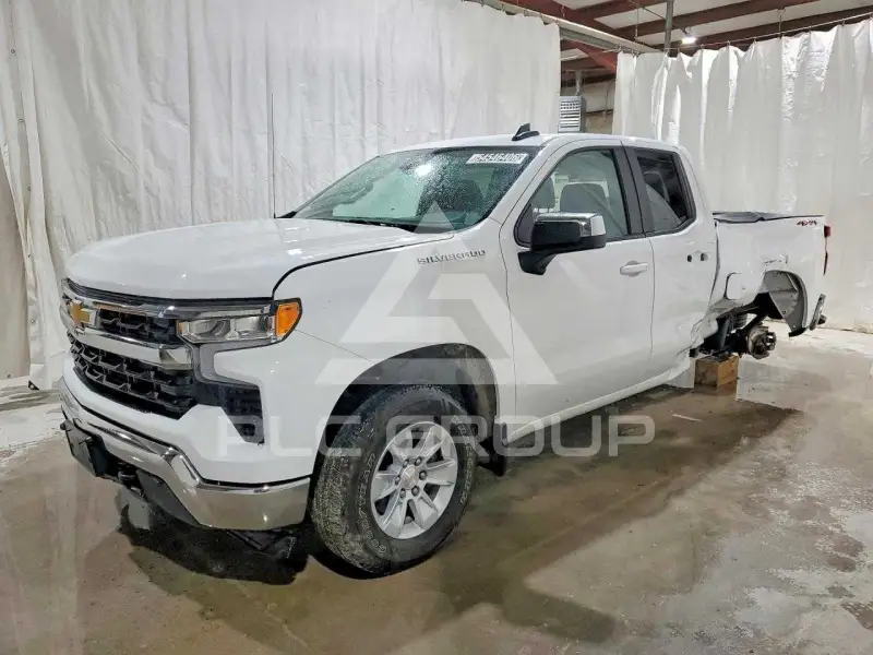 2025 Chevrolet Silverado фото