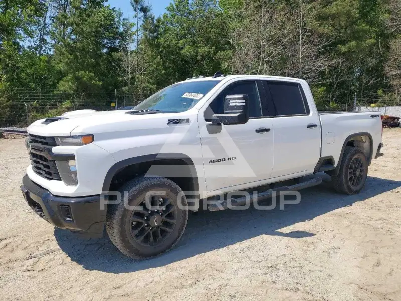 2025 Chevrolet Silverado фото