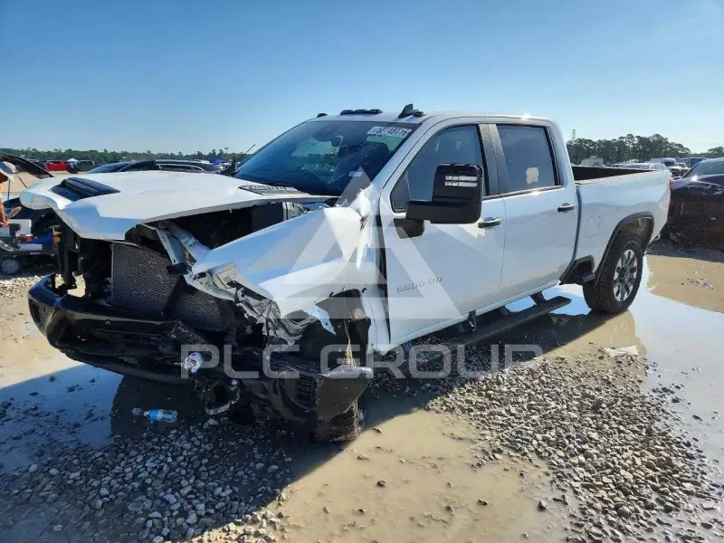 2025 Chevrolet Silverado photo