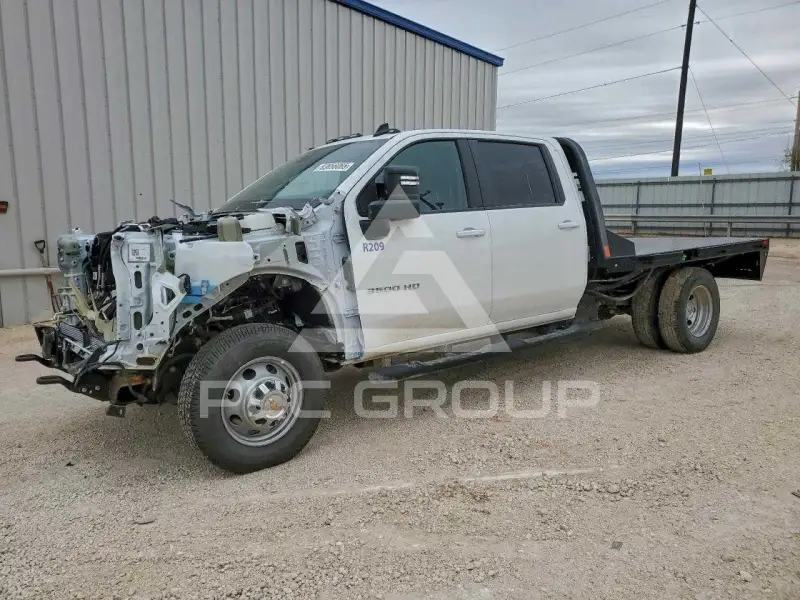 2025 Chevrolet Silverado фото