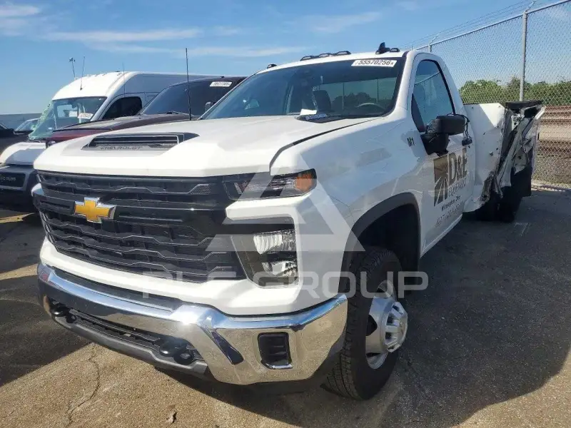 2025 Chevrolet Silverado фото