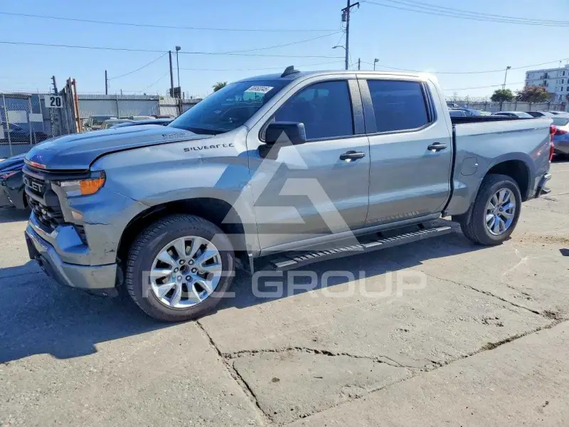 2025 Chevrolet Silverado photo