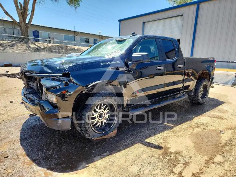 2025 Chevrolet Silverado photo