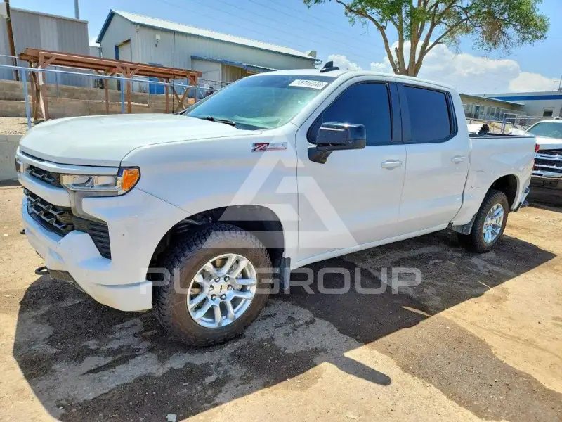 2025 Chevrolet Silverado photo