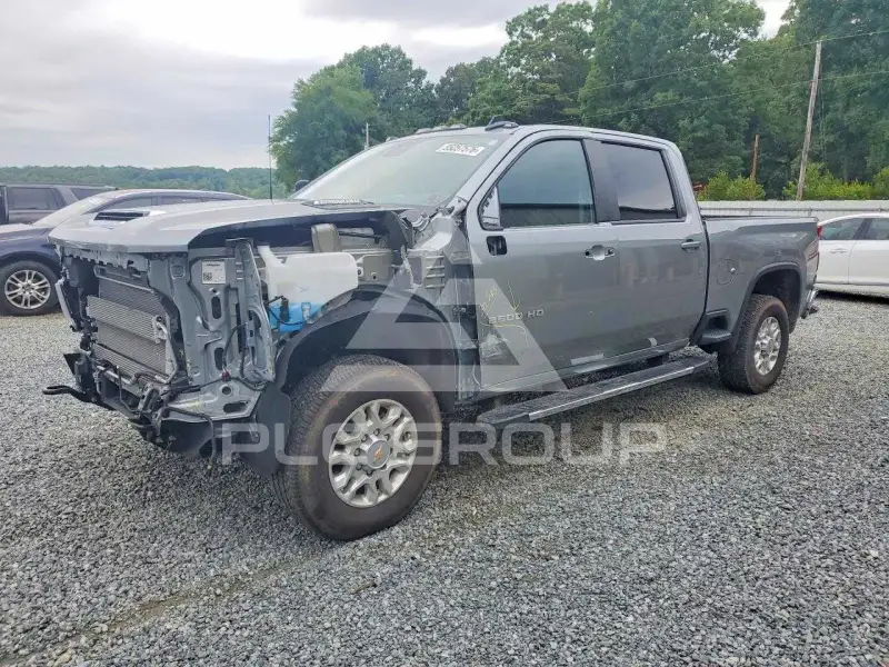 2025 Chevrolet Silverado photo