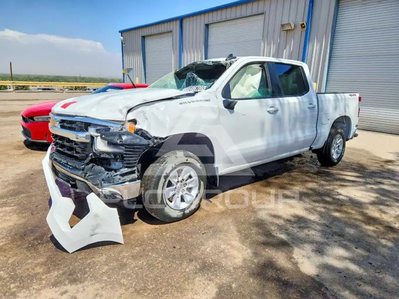 2025 Chevrolet Silverado фото