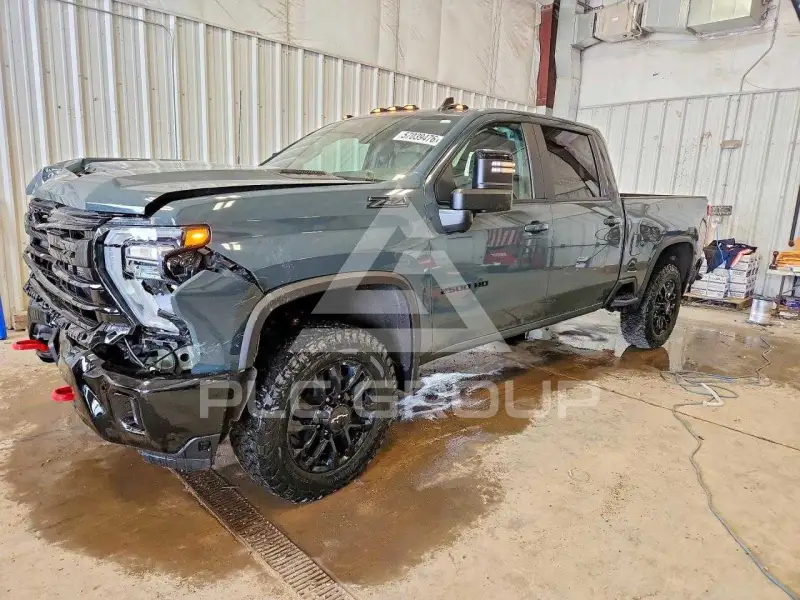 2025 Chevrolet Silverado фото