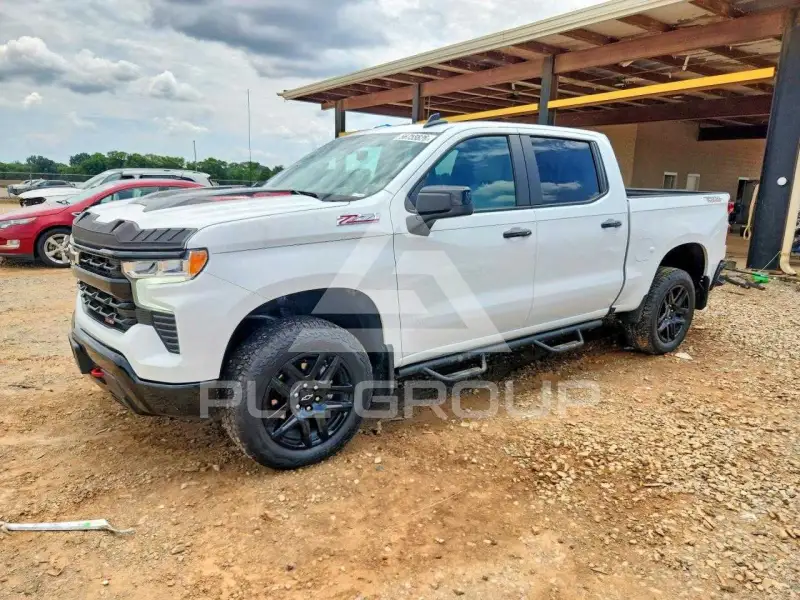 2025 Chevrolet Silverado photo
