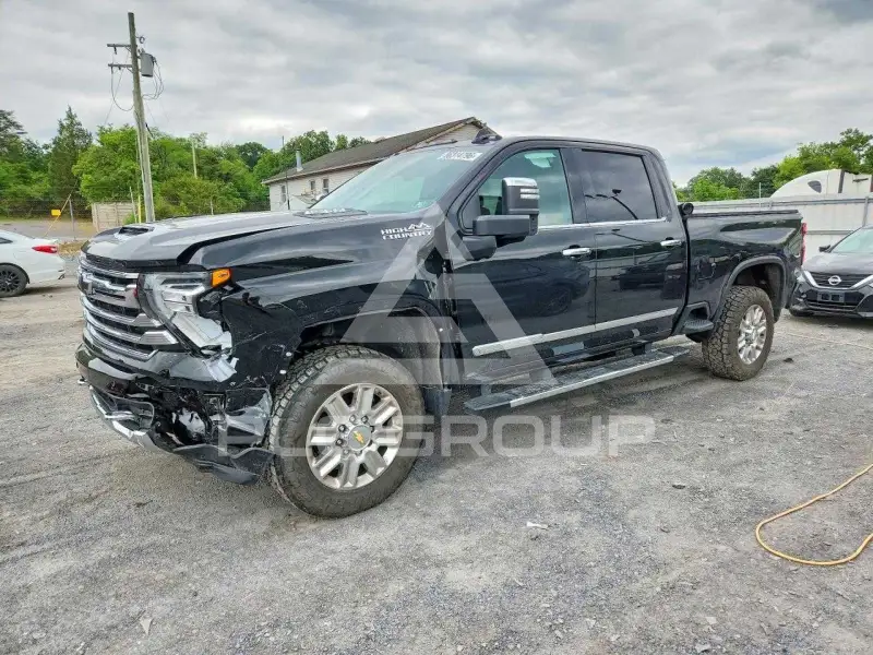 2025 Chevrolet Silverado фото