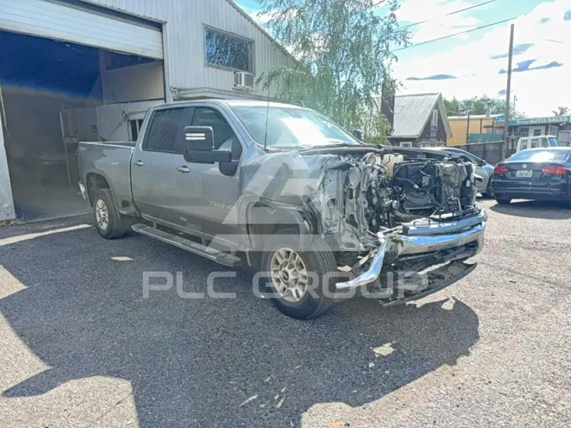 2025 Chevrolet Silverado photo