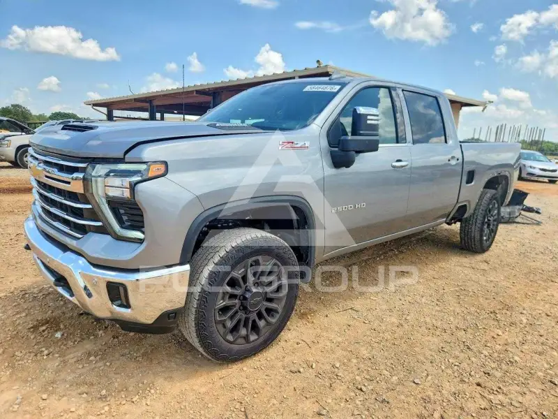 2025 Chevrolet Silverado photo