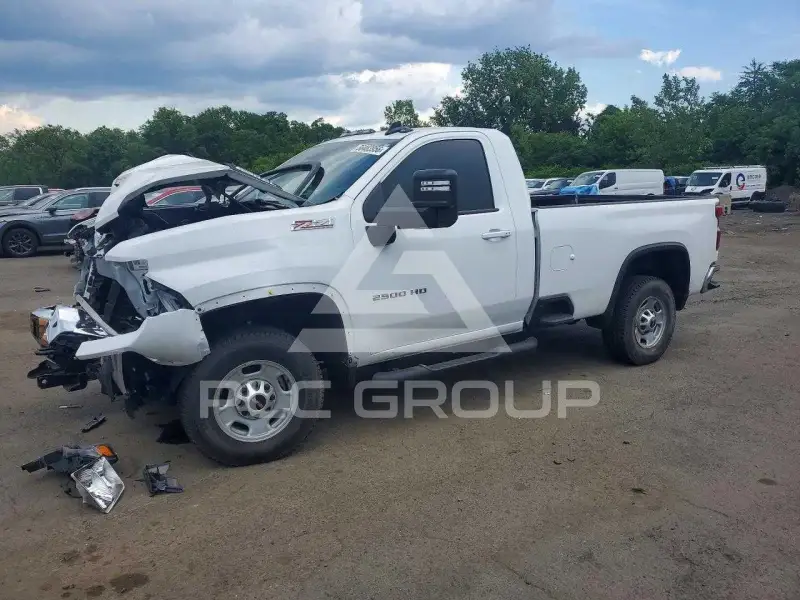 2025 Chevrolet Silverado photo