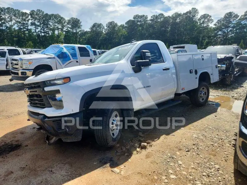 2025 Chevrolet Silverado photo