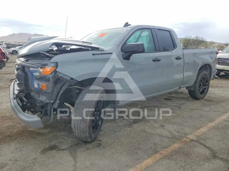 2025 Chevrolet Silverado photo