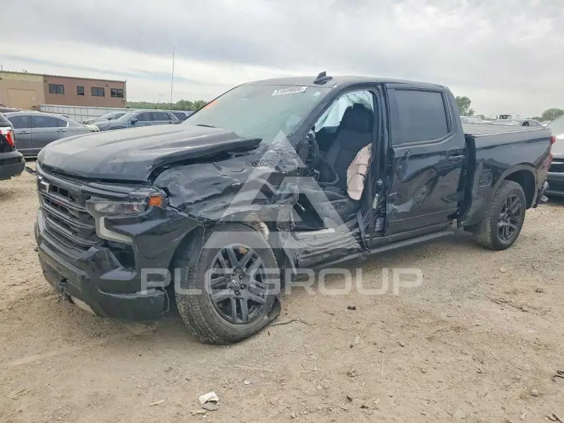 2025 Chevrolet Silverado photo