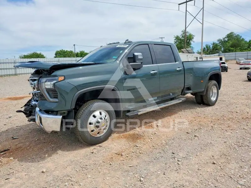 2025 Chevrolet Silverado фото