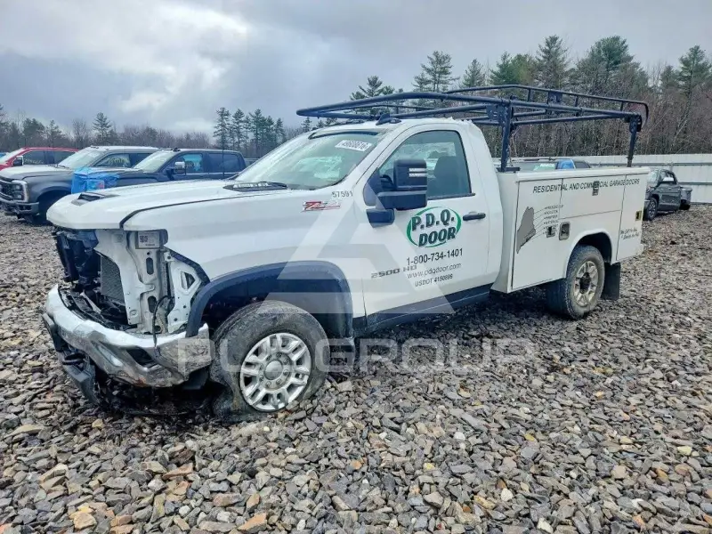 2025 Chevrolet Silverado photo