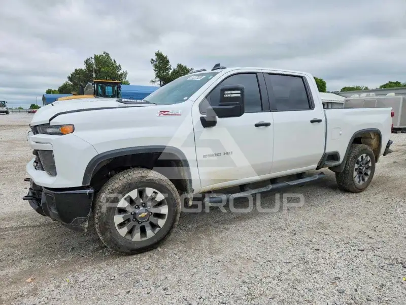 2025 Chevrolet Silverado фото