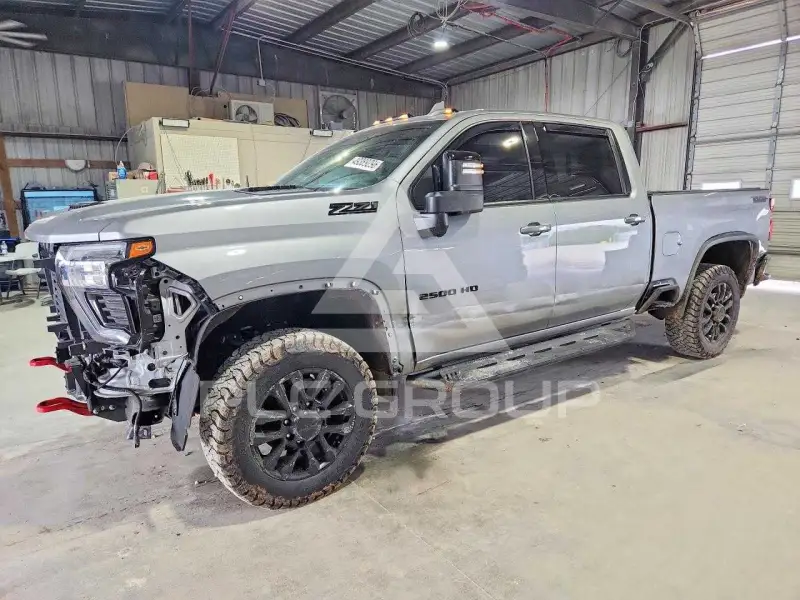 2025 Chevrolet Silverado фото