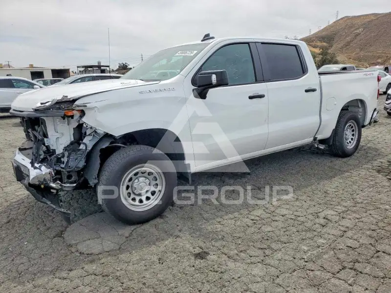 2025 Chevrolet Silverado photo