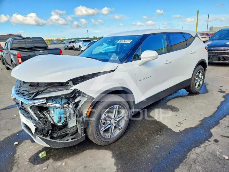 2025 Chevrolet Blazer photo