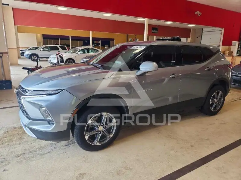 2025 Chevrolet Blazer фото