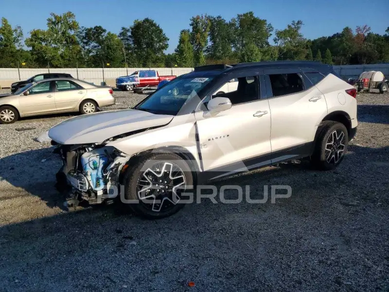2025 Chevrolet Blazer photo