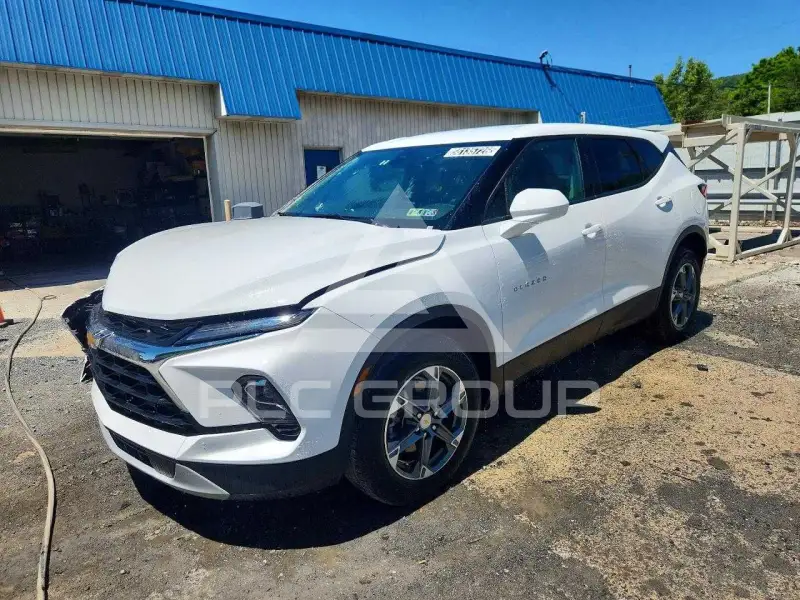 2025 Chevrolet Blazer photo