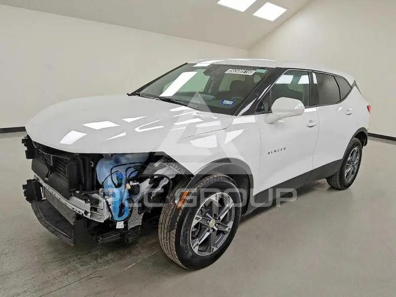 2025 Chevrolet Blazer photo