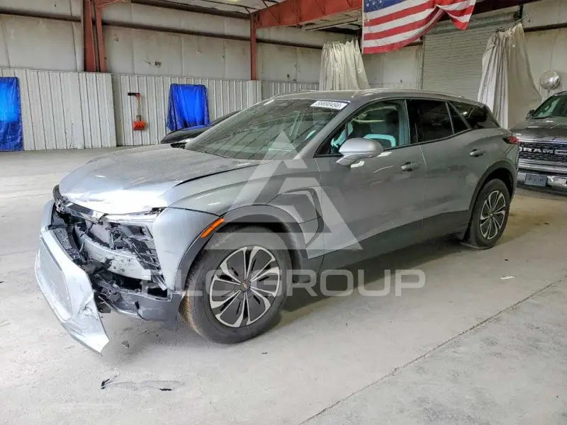 2025 Chevrolet Blazer photo