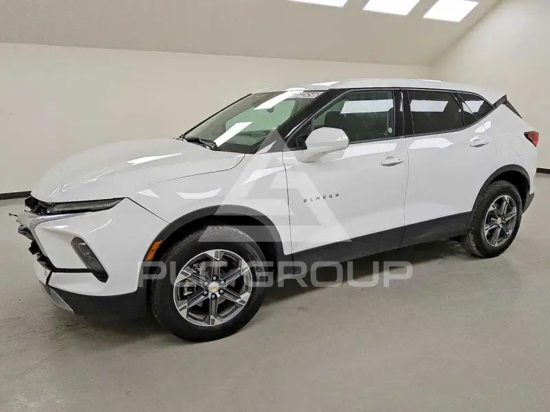 2025 Chevrolet Blazer photo