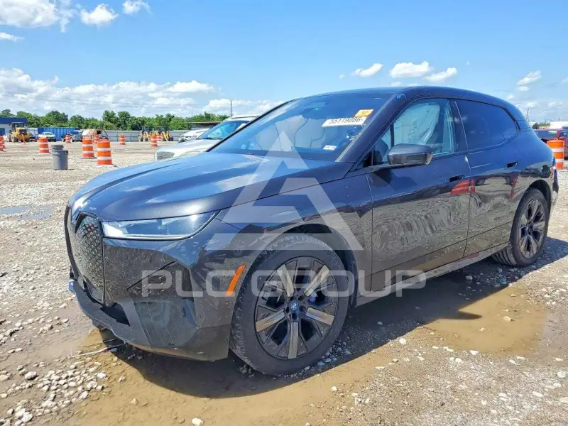 2025 BMW iX photo
