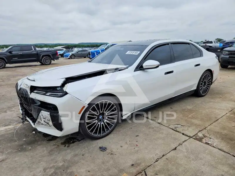 2025 BMW I7 фото