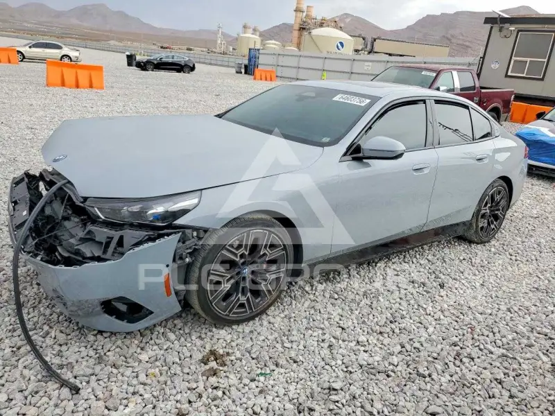 2025 BMW I5 фото