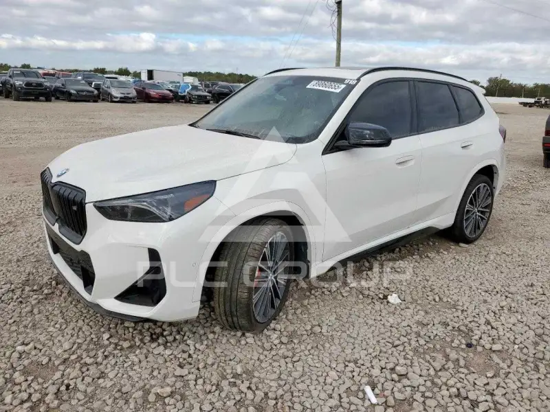 2025 BMW X1 photo