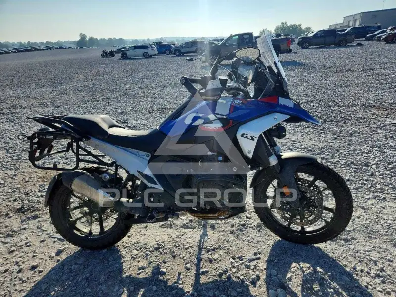 2025 BMW Other photo
