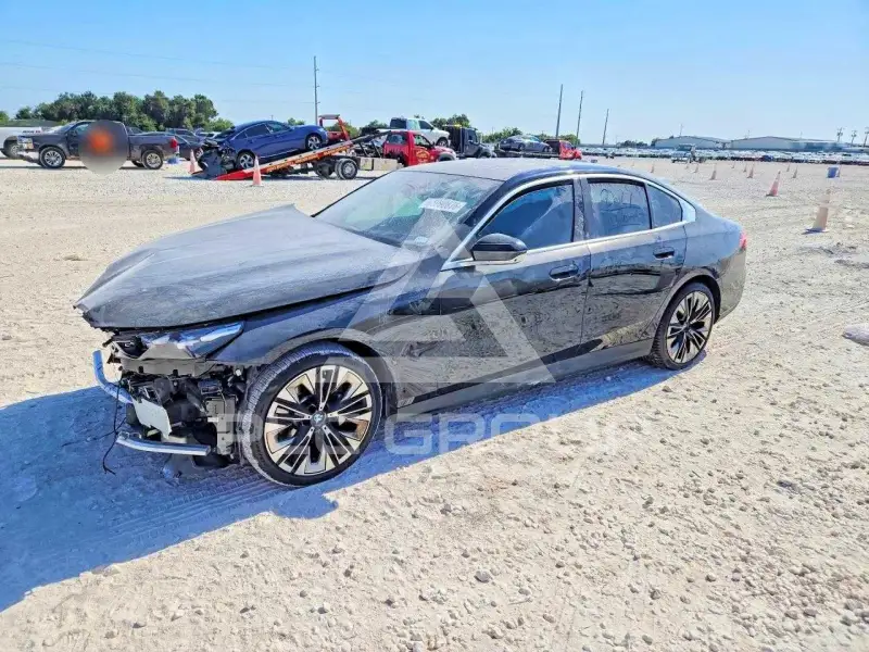 2025 BMW 530 photo