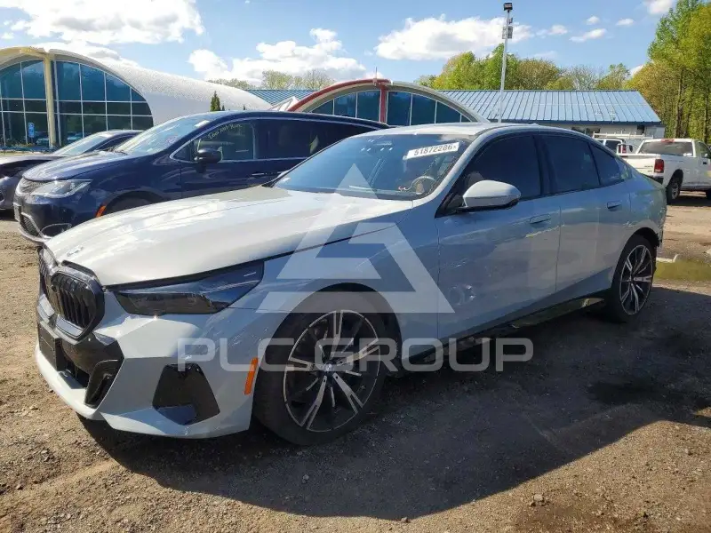 2025 BMW 530 photo