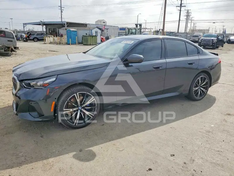 2025 BMW 530 photo
