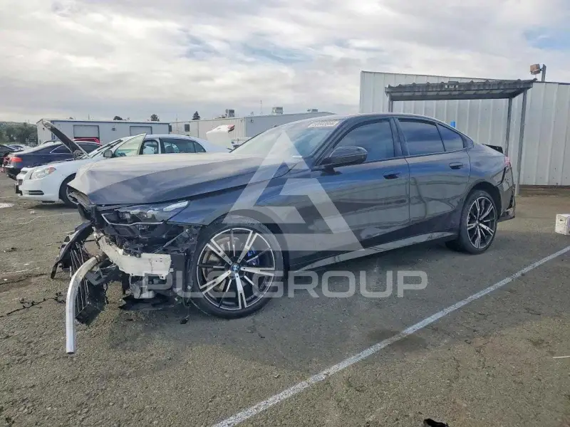2025 BMW 530 фото