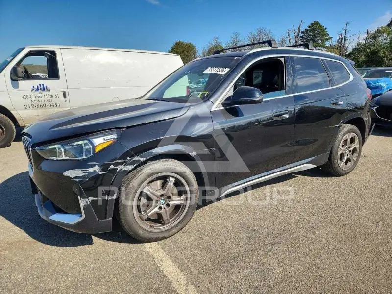 2025 BMW X1 фото