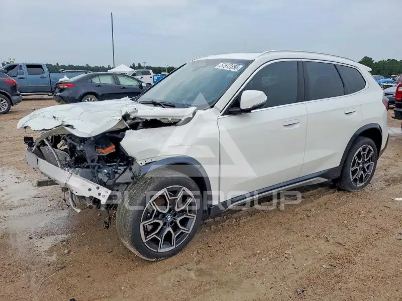 2025 BMW X1 фото