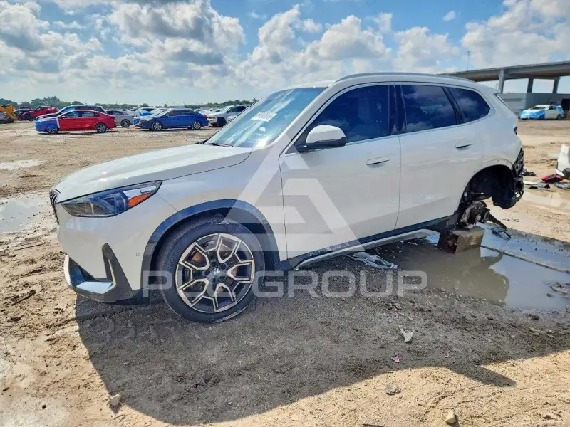 2025 BMW X1 фото