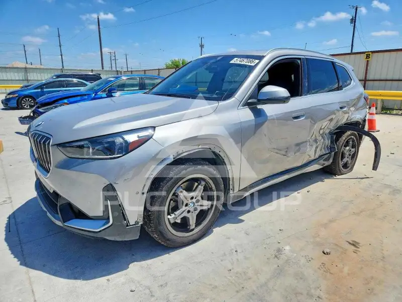 2025 BMW X1 фото