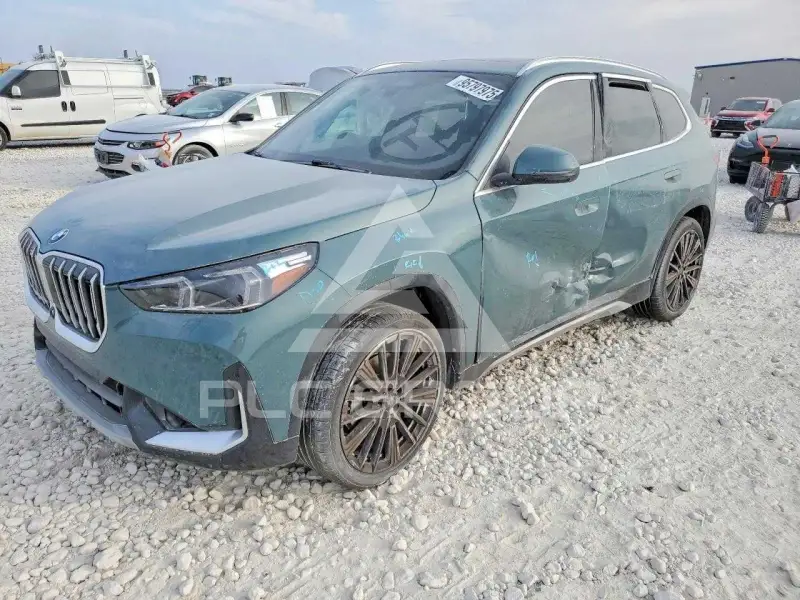 2025 BMW X1 photo